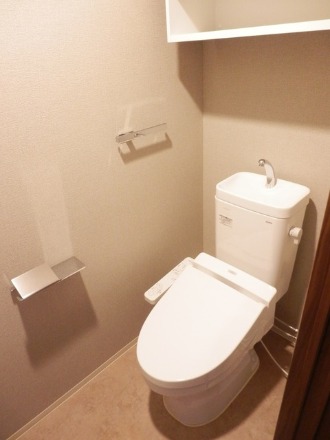 トイレ　温水洗浄便座付（２０２４年５月撮影）