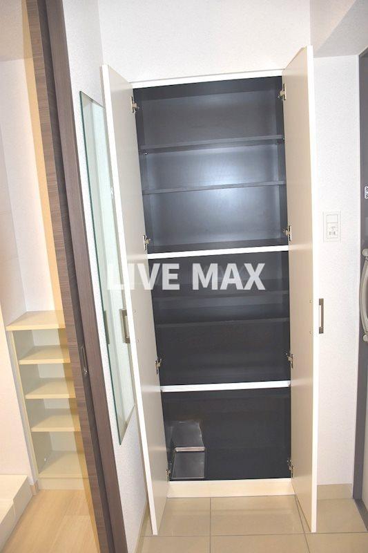 玄関　※別部屋のお写真になります