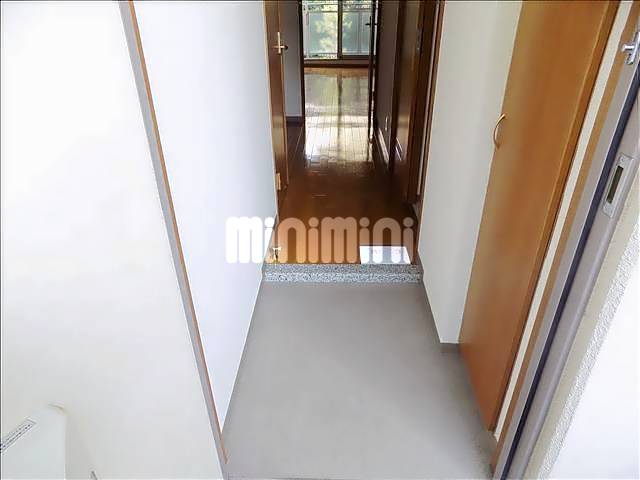 玄関　別号室の写真となります