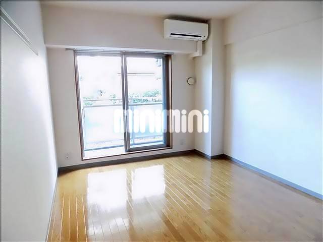 居室・リビング　別号室の写真となります