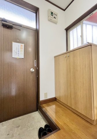 玄関　別部屋の参考写真です♪
