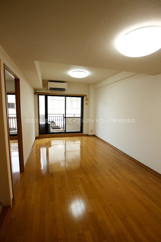 居室・リビング　南面リビング