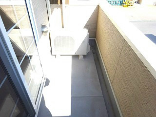バルコニー　写真は203号室です（参考）
