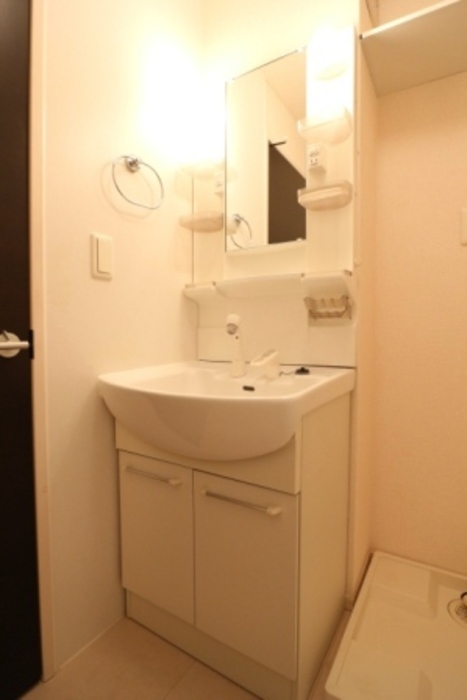 洗面設備　コンパクトで使いやすい洗面所