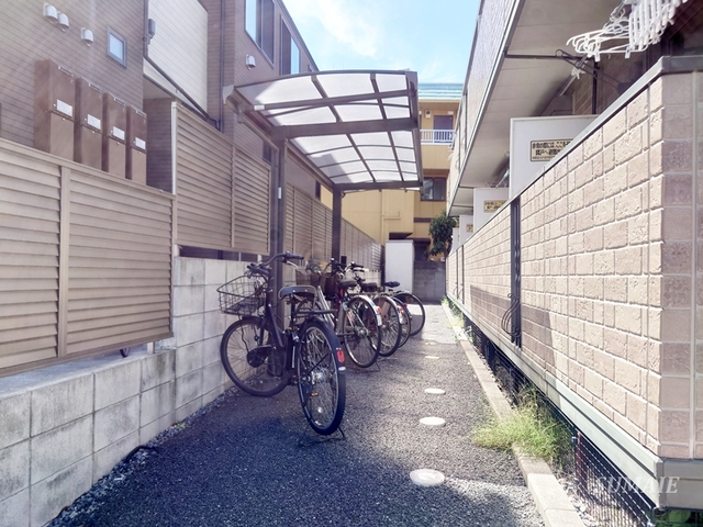 その他　自転車置き場です☆