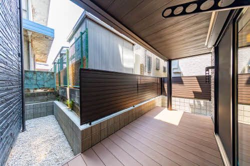 建物外観　開放感のあるエントランスです。