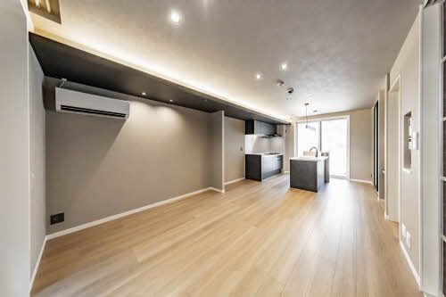 居室・リビング　【ＬＤＫ】１５．２帖のＬＤＫです。下がり天井がアクセントで…