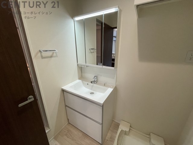 洗面設備　三面鏡付洗面化粧台☆