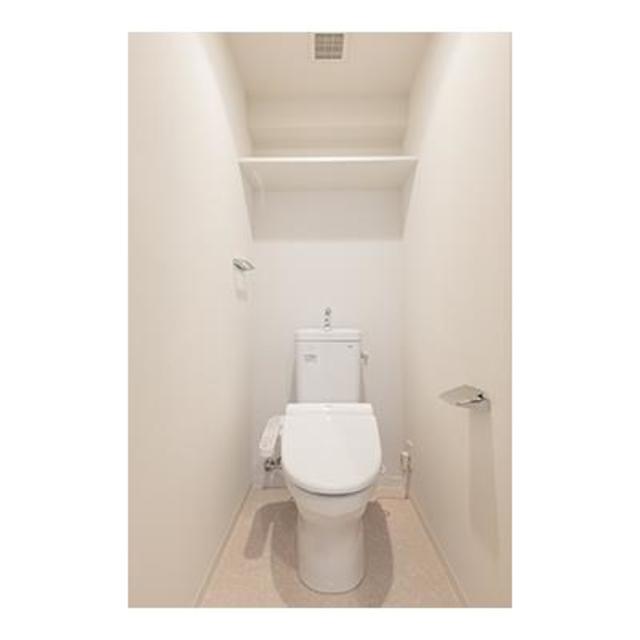 トイレ　※写真は同タイプ住戸です。