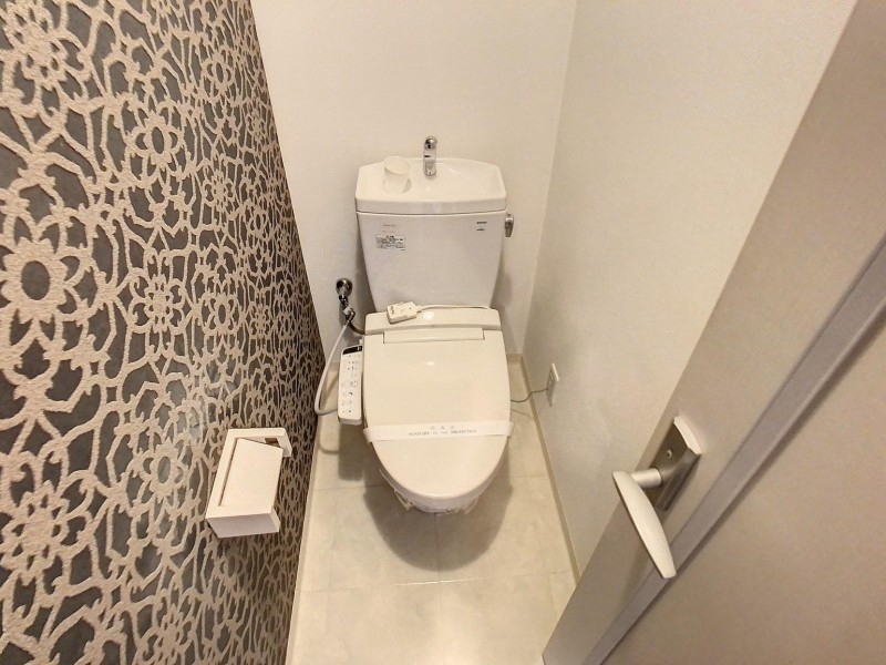 トイレ　トイレ