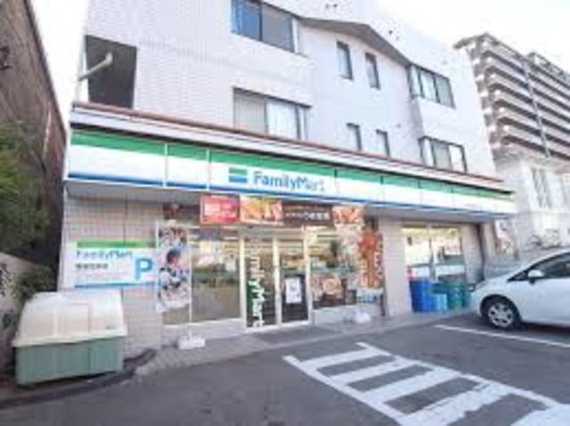 コンビニ　ファミリーマート甲陽園駅前店（コンビニ）まで580m