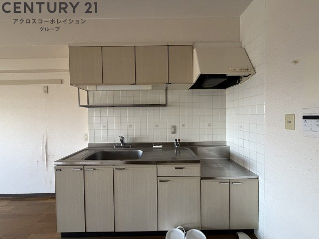 キッチン　壁付けキッチンでスペースを最大限有効活用できます！