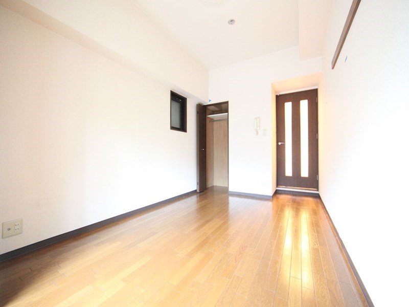 居室・リビング　洋室7.7帖　クローゼット（収納充実してます）