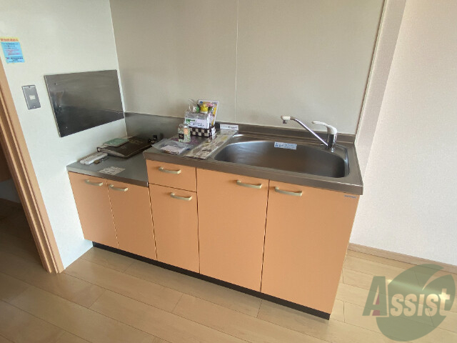 キッチン　こちらのキッチンには、お好きなコンロを設置頂けます。