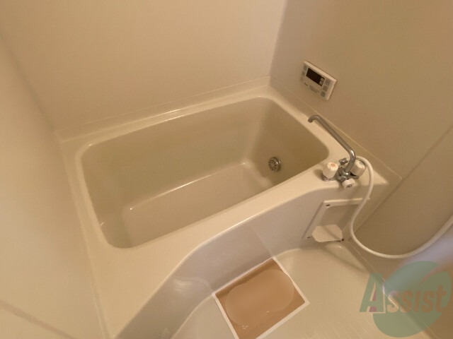 バス・シャワールーム　こちらの浴室で、一日の疲れを癒して下さい。