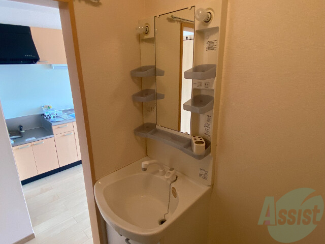 洗面設備　独立洗面台なので、朝の身支度もバッチリです。