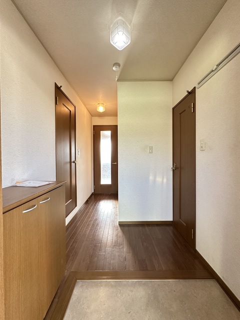 玄関　２階の参考写真です。