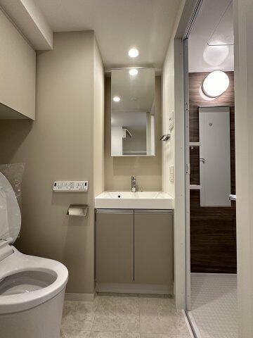 洗面設備　写真は同タイプ住居です。