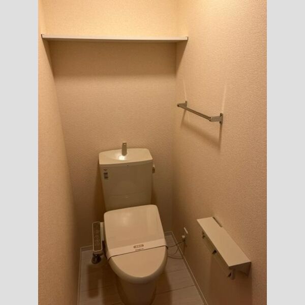 トイレ　温水洗浄便座