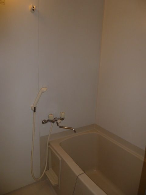 バス・シャワールーム　一日の疲れはこちらで洗い流してください。