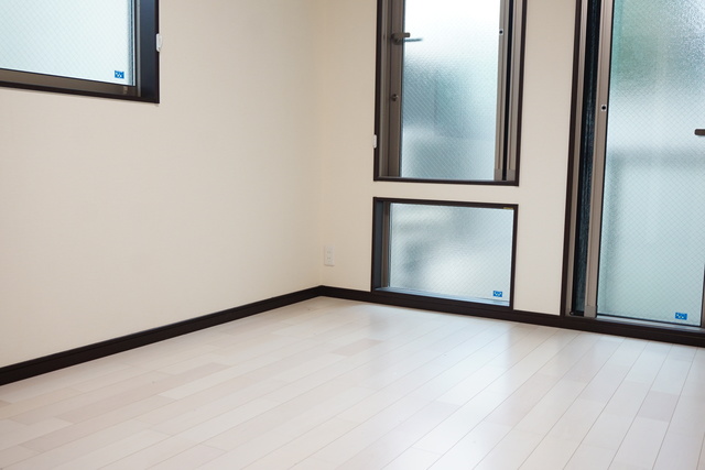 居室・リビング　人気の南向きなので暖かな日差しが入りますね♪