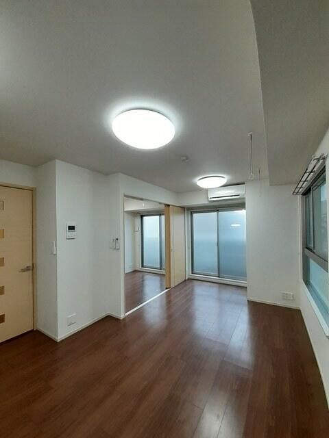 居室・リビング　明るい居間♪