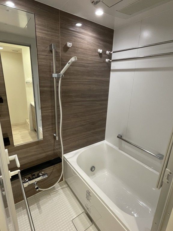 バス・シャワールーム　浴室