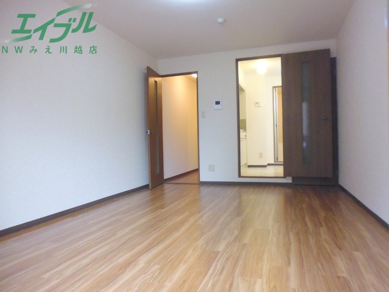 居室・リビング　別部屋参考写真です