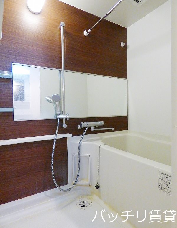 バス・シャワールーム　別号室写真の為現況を優先致します。
