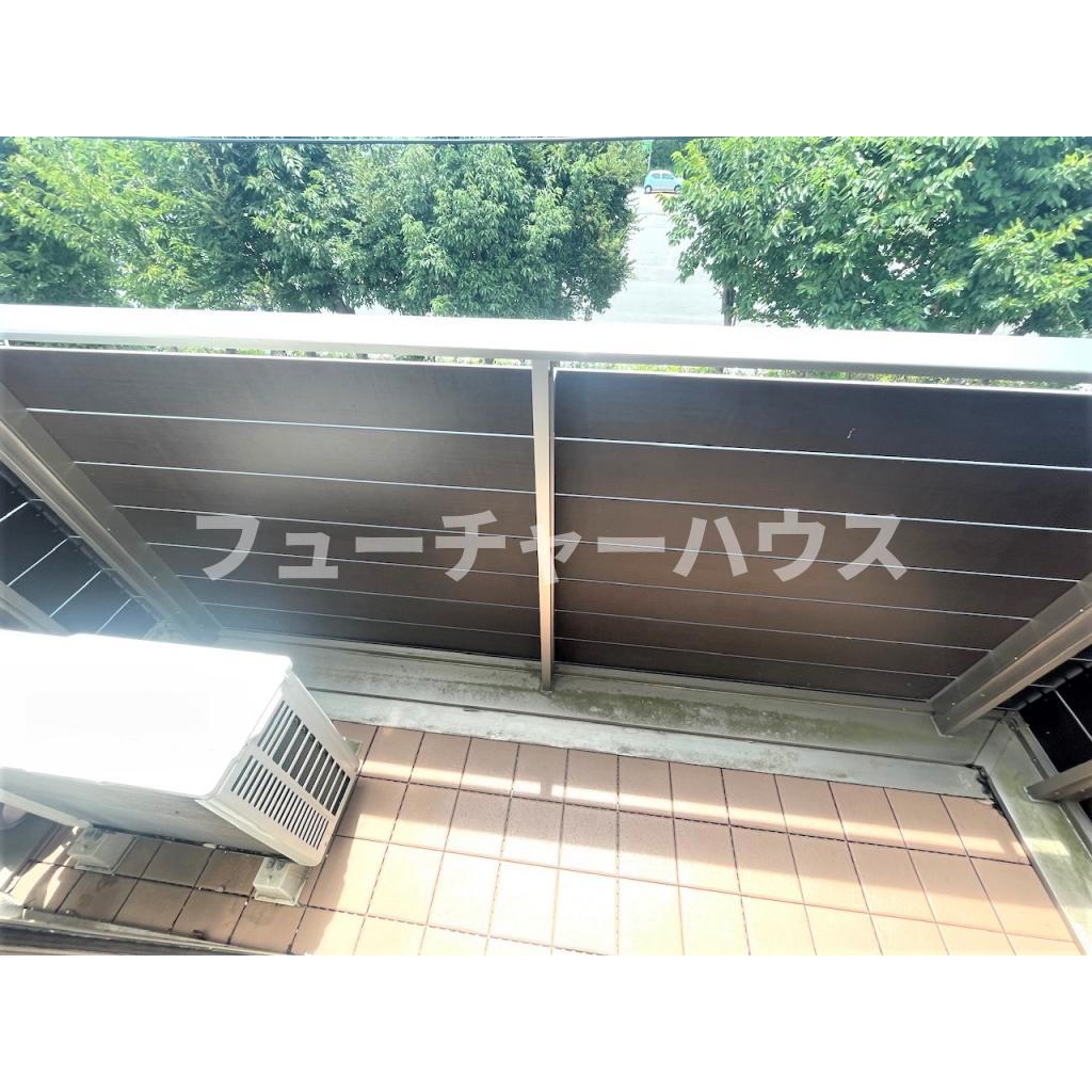 バルコニー　外からの目が気にならないバルコニーで洗濯物が干せます