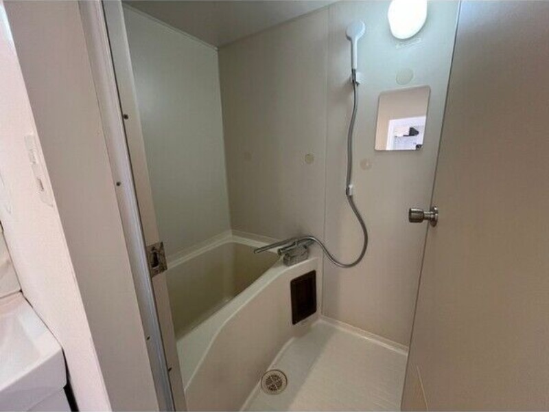 バス・シャワールーム　図面と現状に相違がある場合には現状を優先