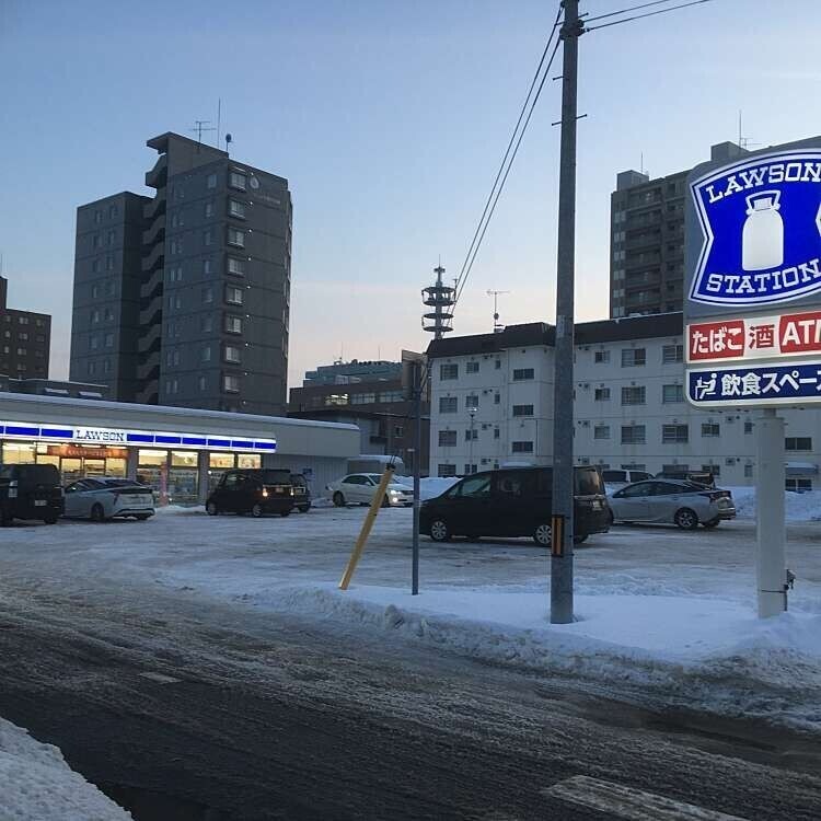 コンビニ　ローソン札幌月寒中央十一丁目店（コンビニ）まで184m