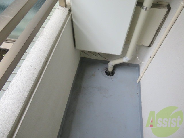 バルコニー　バルコニーは幅があり、広い印象を受けました。