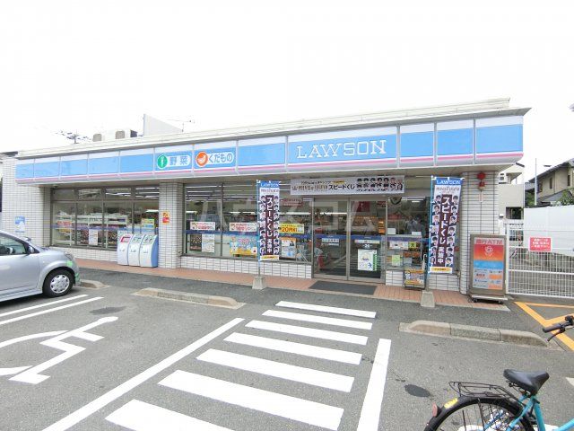 コンビニ　ローソン 箱崎宮前店（コンビニ）まで200m