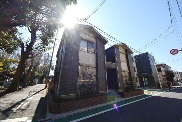 建物外観　★１フロア２世帯住宅★