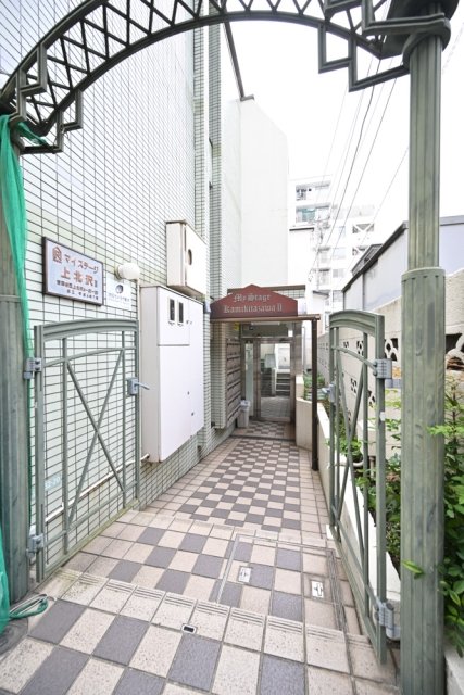 エントランス　建物の内部です