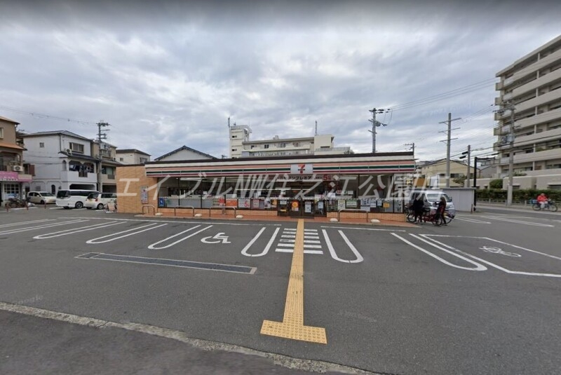 コンビニ　セブンイレブン大阪北島3丁目店（コンビニ）まで93m