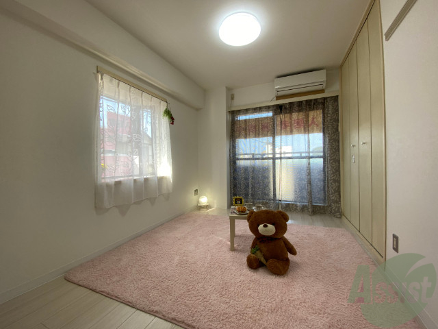 居室・リビング　日当りの良い、広めのお部屋となっております