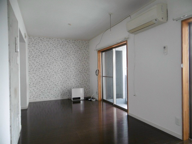 居室・リビング　写真は別号室です