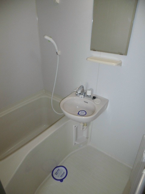 バス・シャワールーム　写真は別号室です