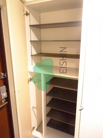 玄関　下駄箱もしっかりついてます！