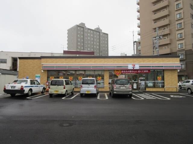 コンビニ　セブンイレブン札幌豊平6条店（コンビニ）まで271m