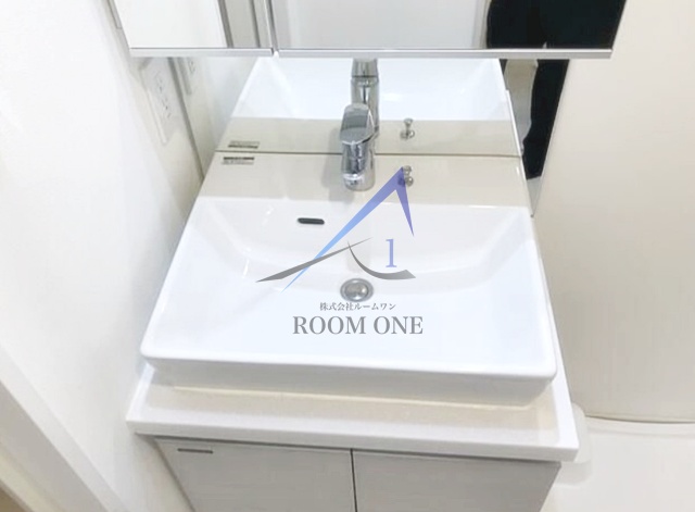 洗面設備　独立洗面台です。