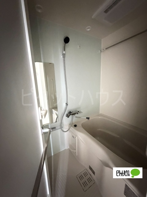 バス・シャワールーム　バスルーム