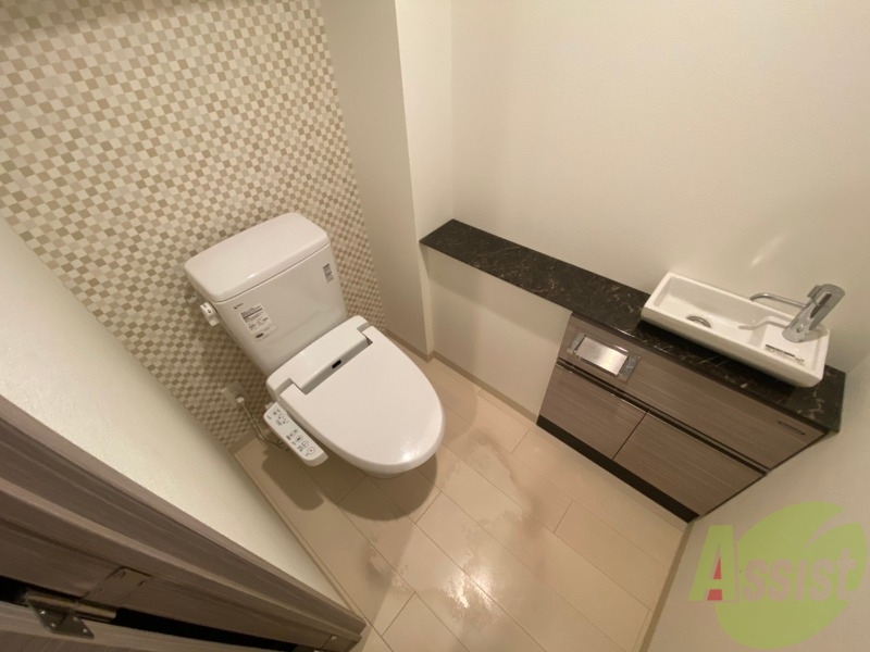 トイレ　こちらはトイレです。清潔感があり、安心して使用できます。