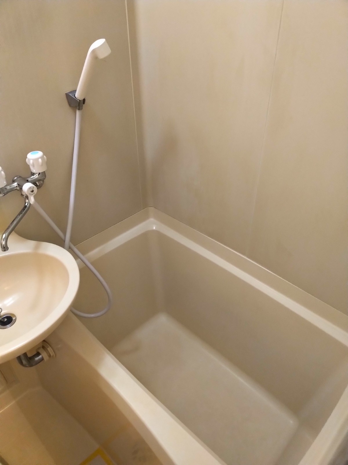 バス・シャワールーム　同マンション別部屋