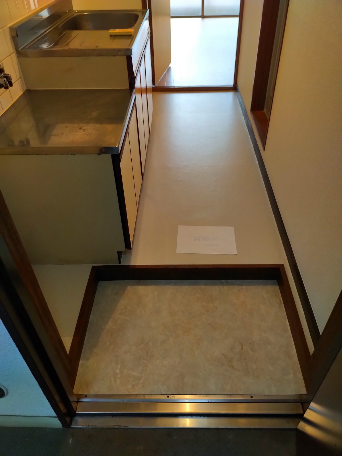 玄関　同マンション別部屋