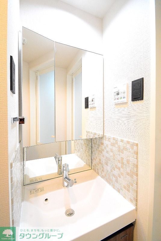 洗面設備　カラータイプ異なります。