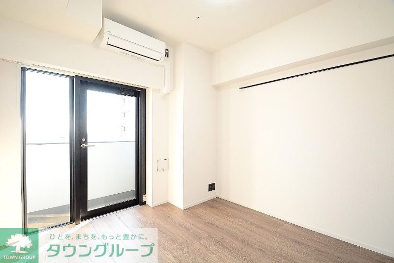 居室・リビング　カラータイプ異なります。