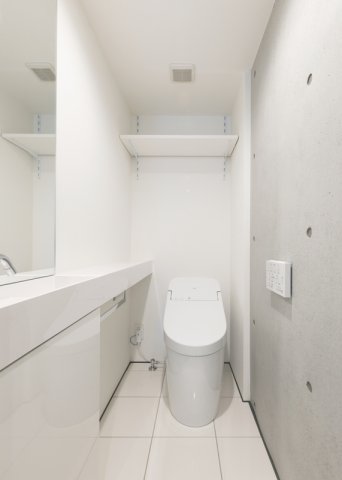 トイレ　※別部屋の参考写真です。